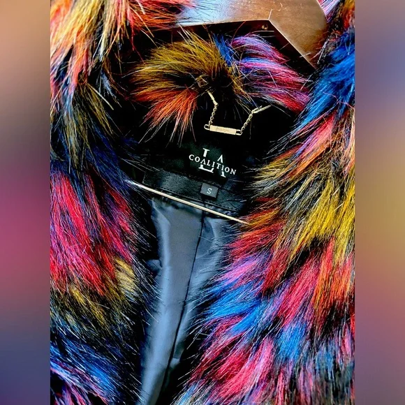 COLORFUL PREMIUM VEST - Picture 2 of 4